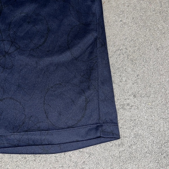 UNIQLO 100% polyester athletic shorts with 2 zipper pockets - Picture 2 of 6